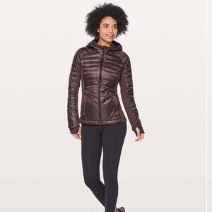 LULULEMON - Down For A Run Jacket II - Black Cherry size 8